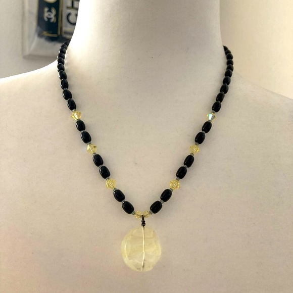 Black And Crystal Effortless Minimal Necklace - Picture 1 of 2